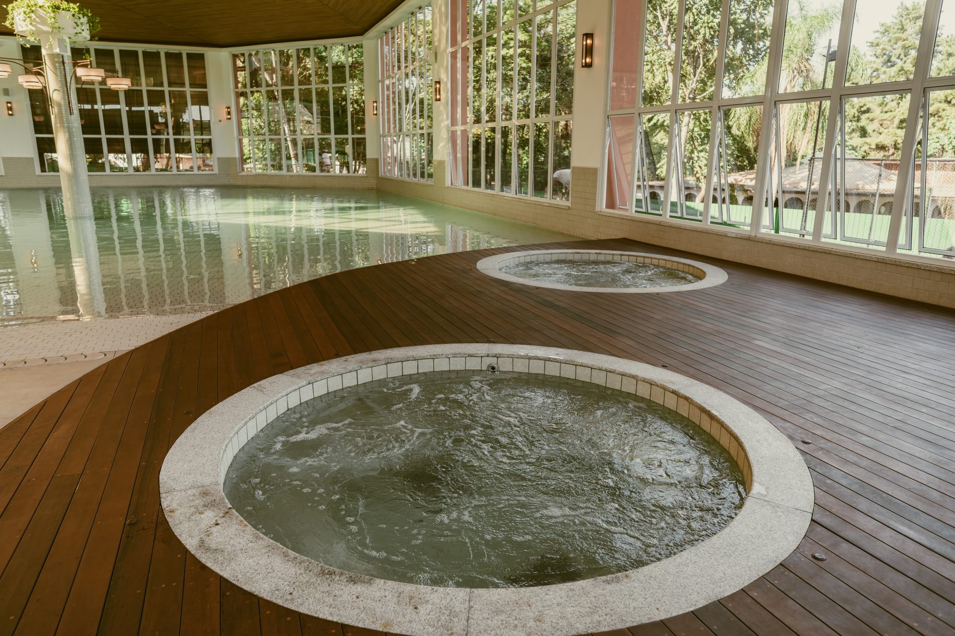 Piscina coberta no Grand Carimã Resort em Foz do Iguaçu